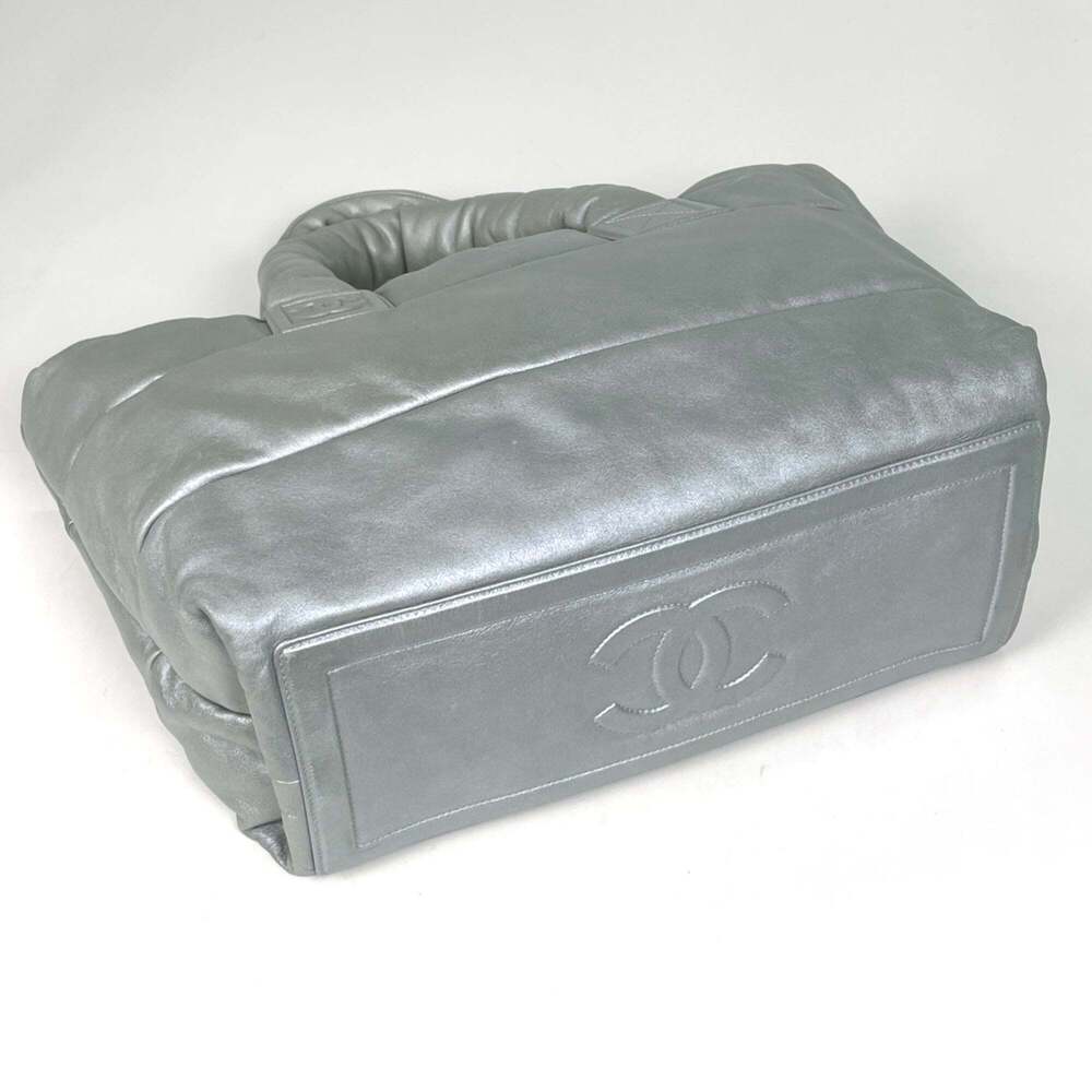 CHANEL Silver Leather Tote Bag - Picture 2 of 9